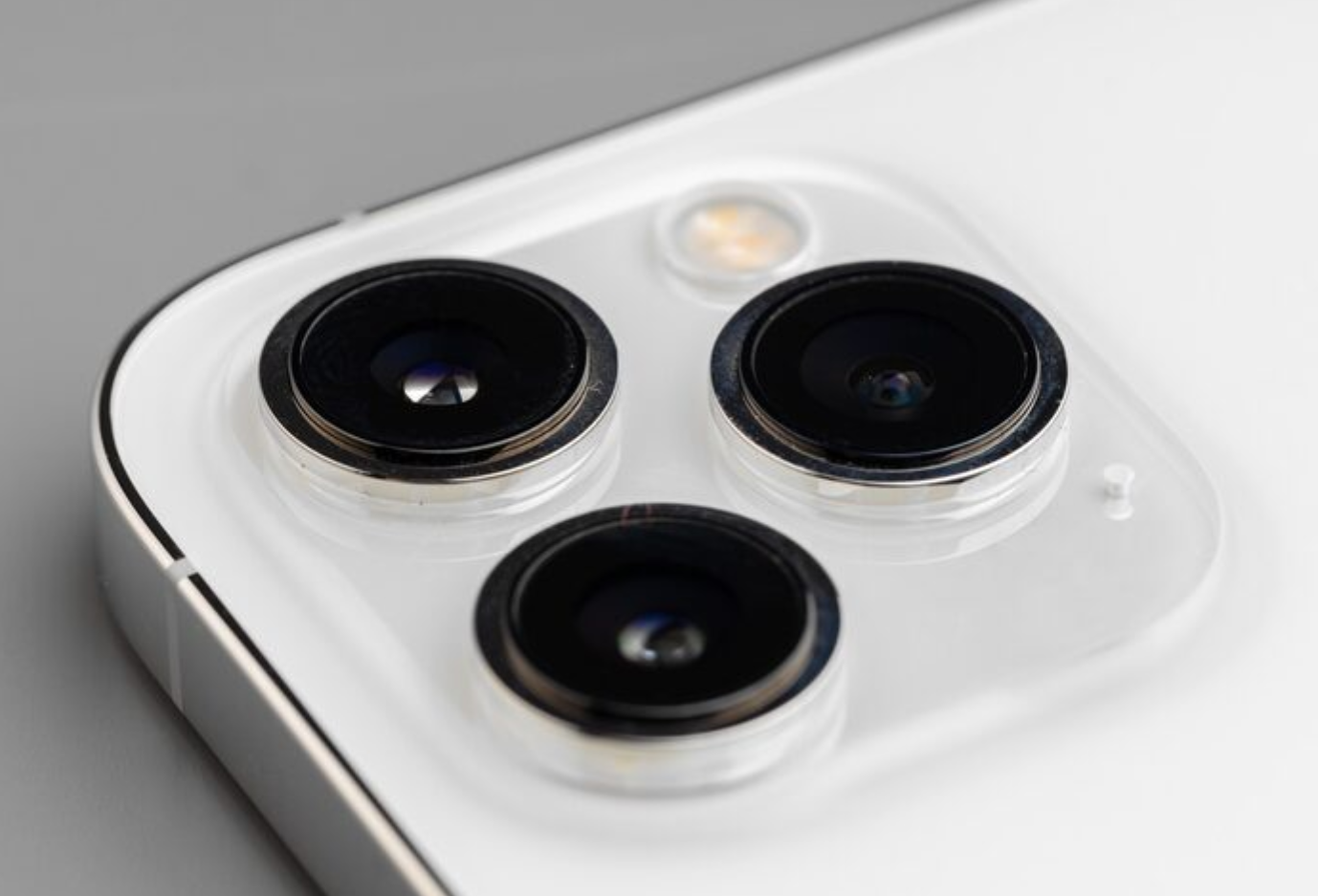 iPhone 17 換機必看！手機回收價格大公開，避開 3 大掉價地雷才能高價收購