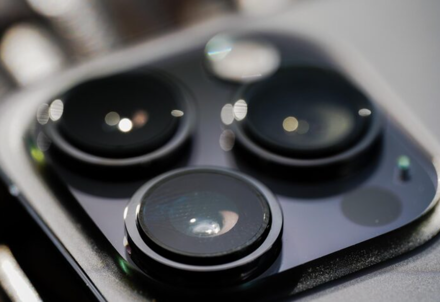 升級三：主鏡頭導入「可變光圈」，手機攝影單眼化